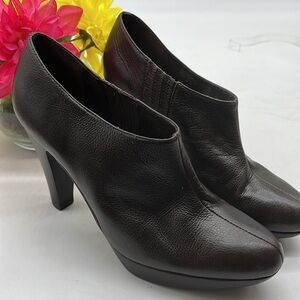 Matisse Dark Brown Pebble Leather ankle Boots Sz 6.5. MCA1872G